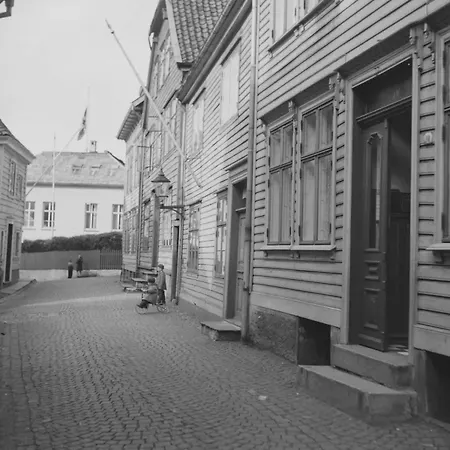 Dinbnb Homes I The 1880 Authentic Dream I 500m From Bryggen * ברגן