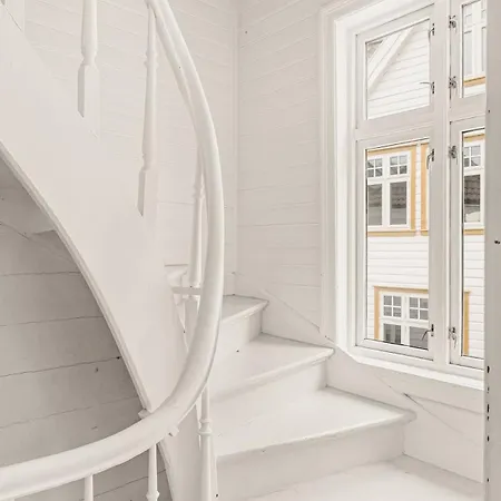 Dinbnb Homes I The 1880 Authentic Dream I 500m From Bryggen Feriehus *