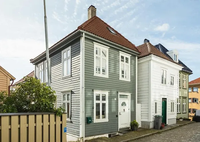 Dinbnb Homes I The 1880 Authentic Dream I 500m From Bryggen Holiday home Bergen