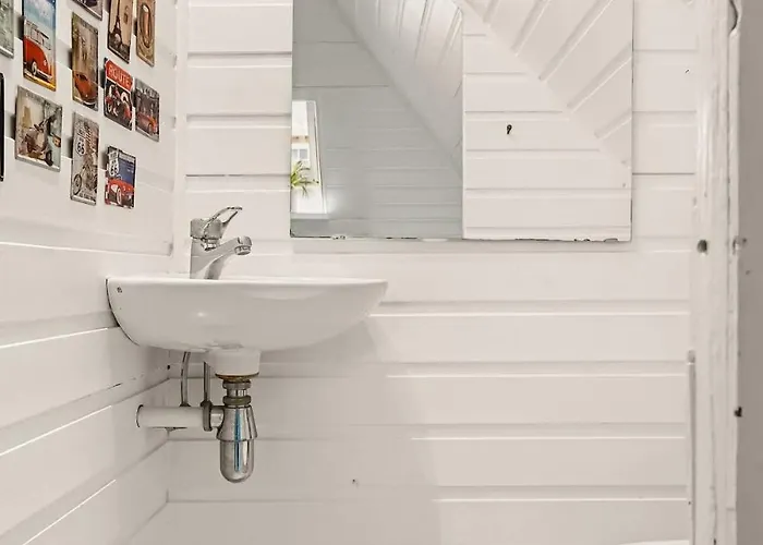 Holiday home Dinbnb Homes I The 1880 Authentic Dream I 500m From Bryggen