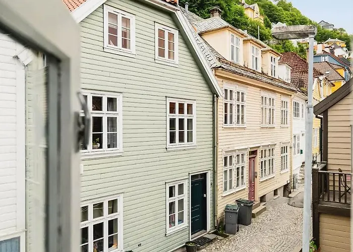 Dom wakacyjny Dinbnb Homes I The 1880 Authentic Dream I 500m From Bryggen Bergen